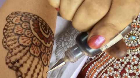 Henna hoek met Henna tatoeages